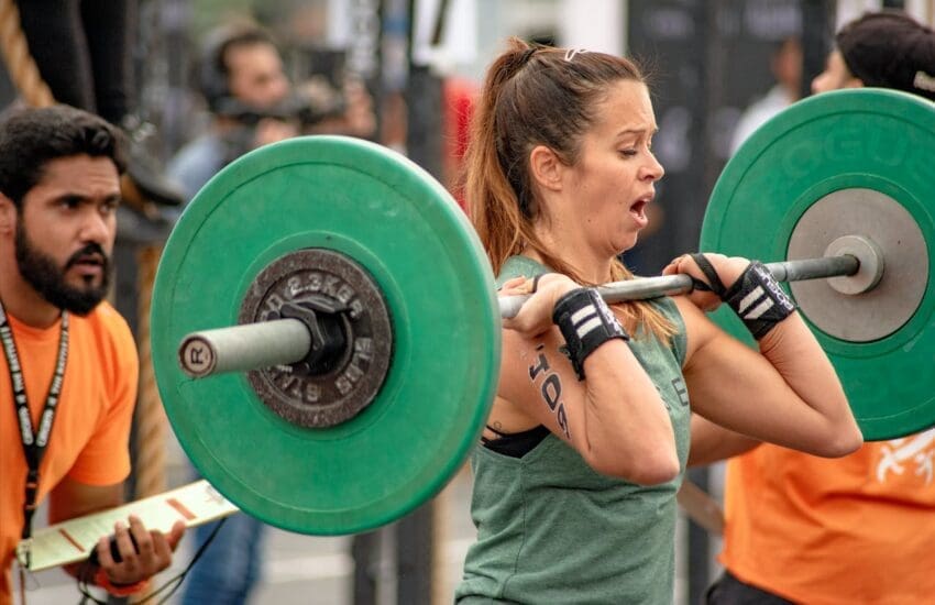 lady with barbell